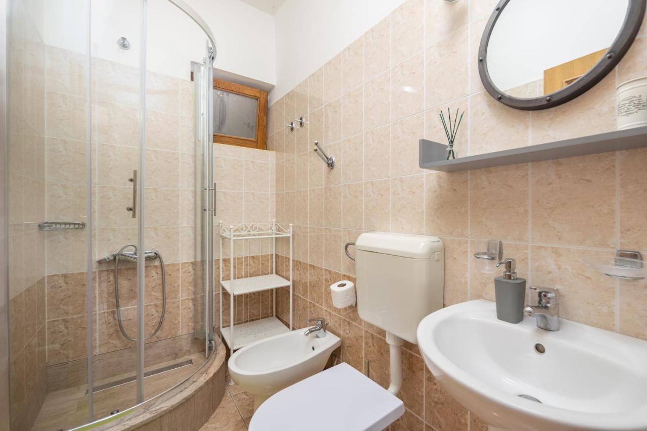 Apartment Doris Supetarska Draga Bagian luar foto