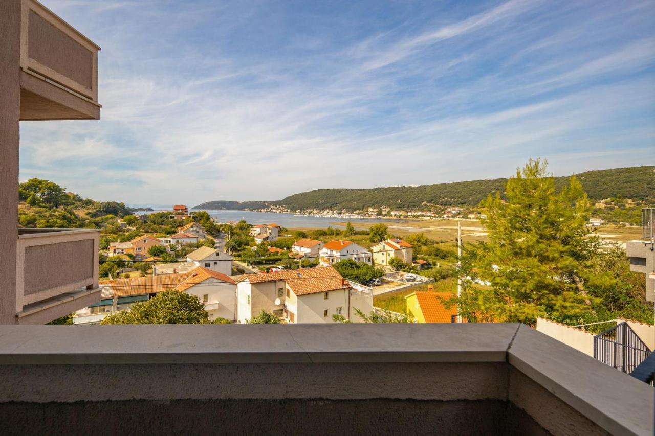 Apartment Doris Supetarska Draga Bagian luar foto